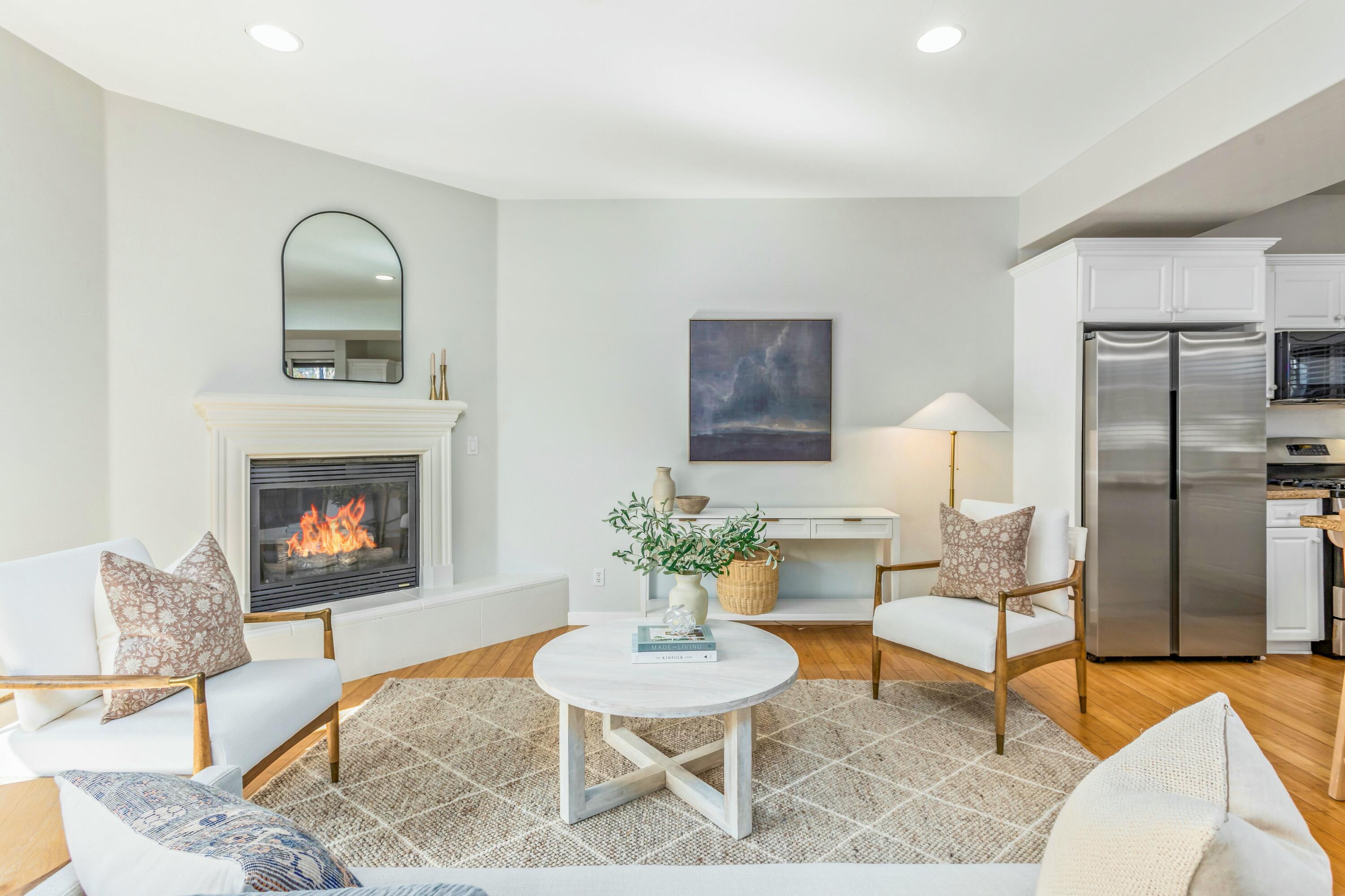 345 Kellogg Way, 2