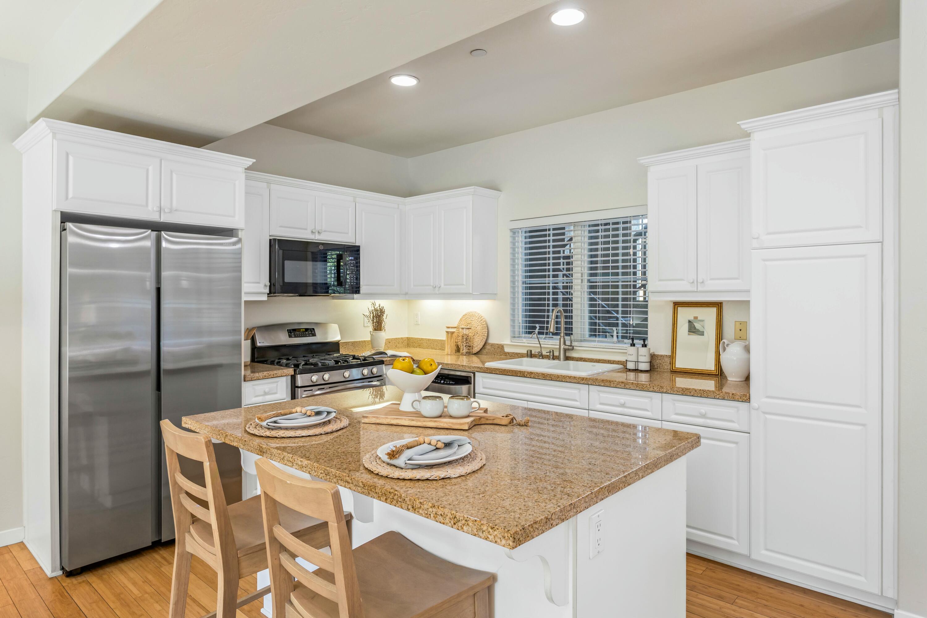 345 Kellogg Way, 2