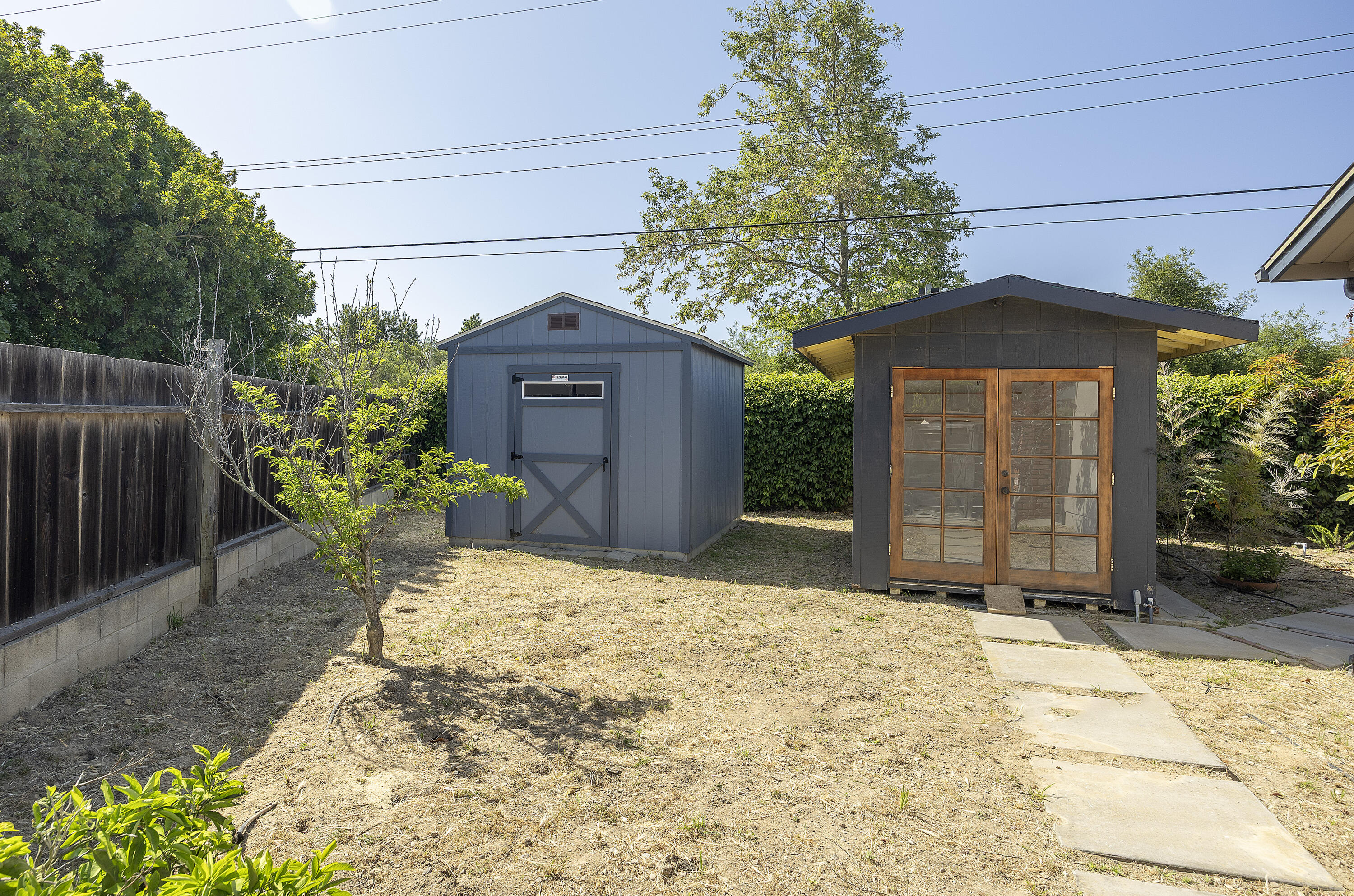 880 Winthrop Court