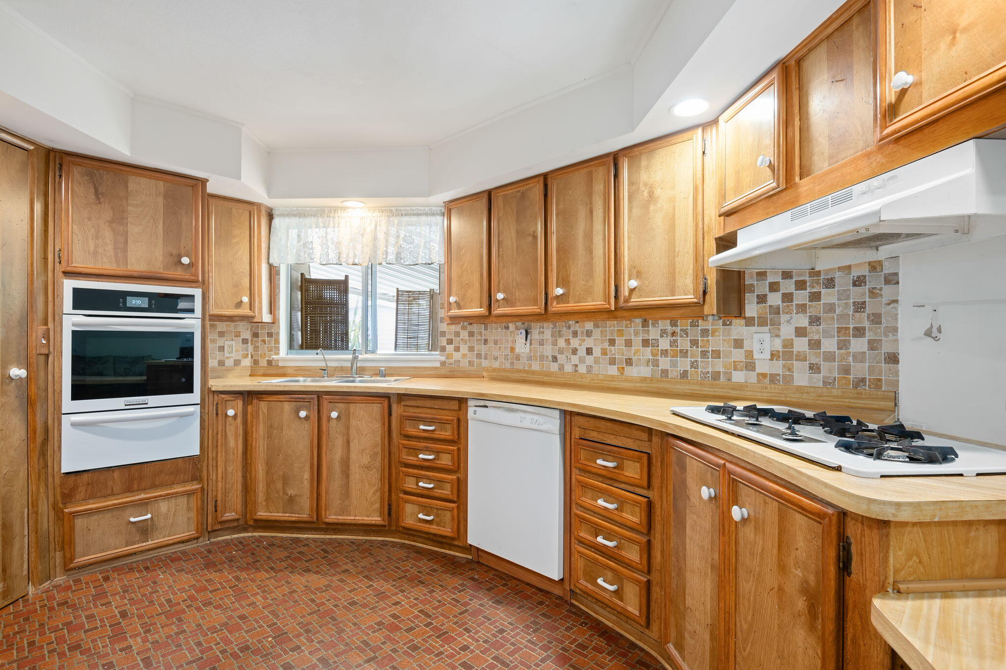 340 Old Mill Road, 205