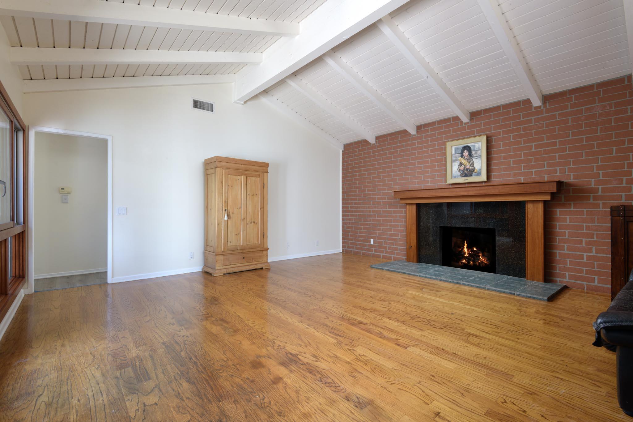 5515 Longfellow Drive