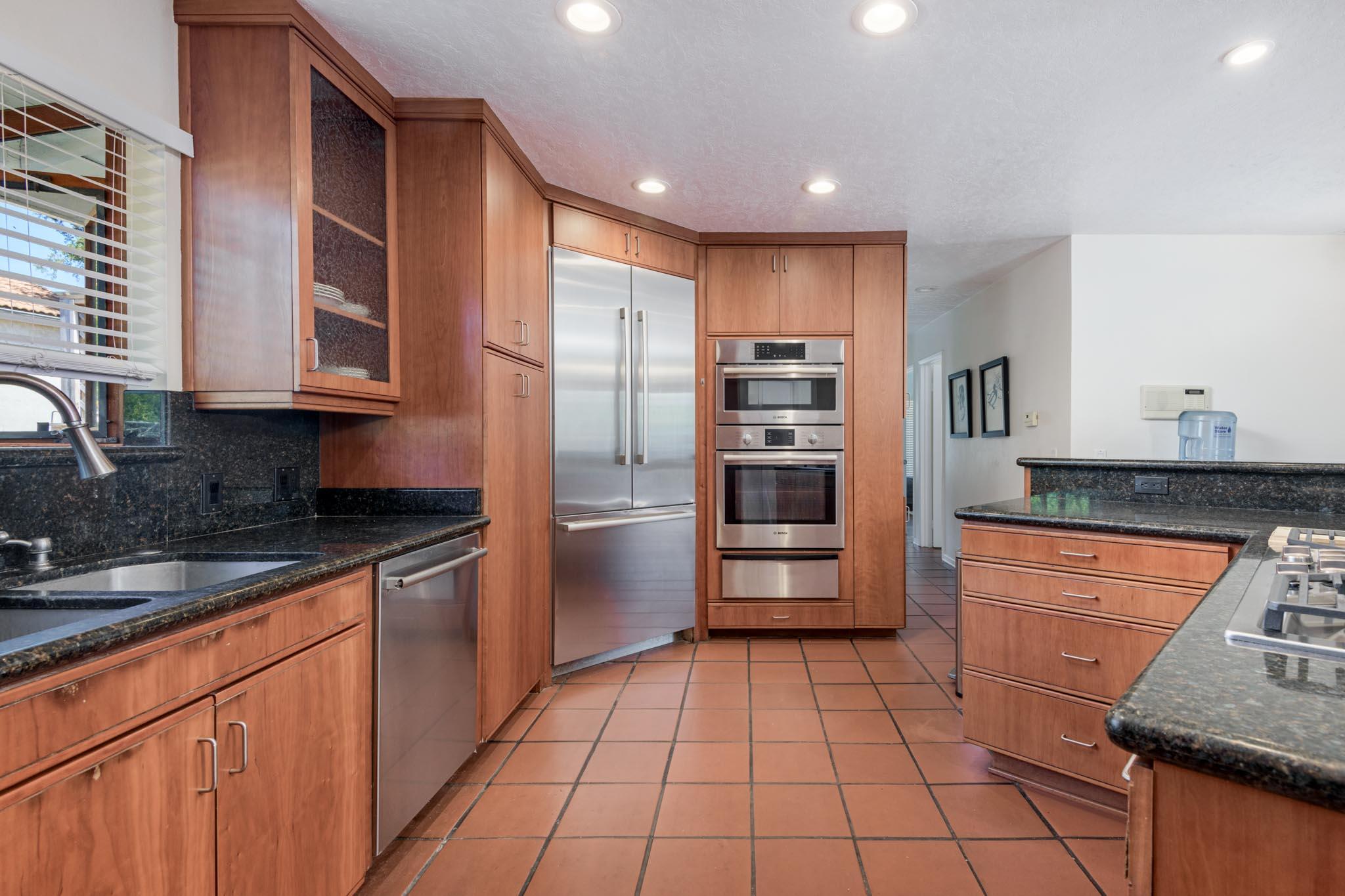 5515 Longfellow Drive
