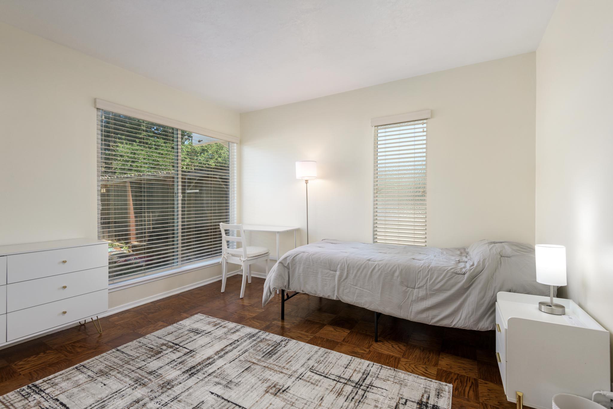 5515 Longfellow Drive