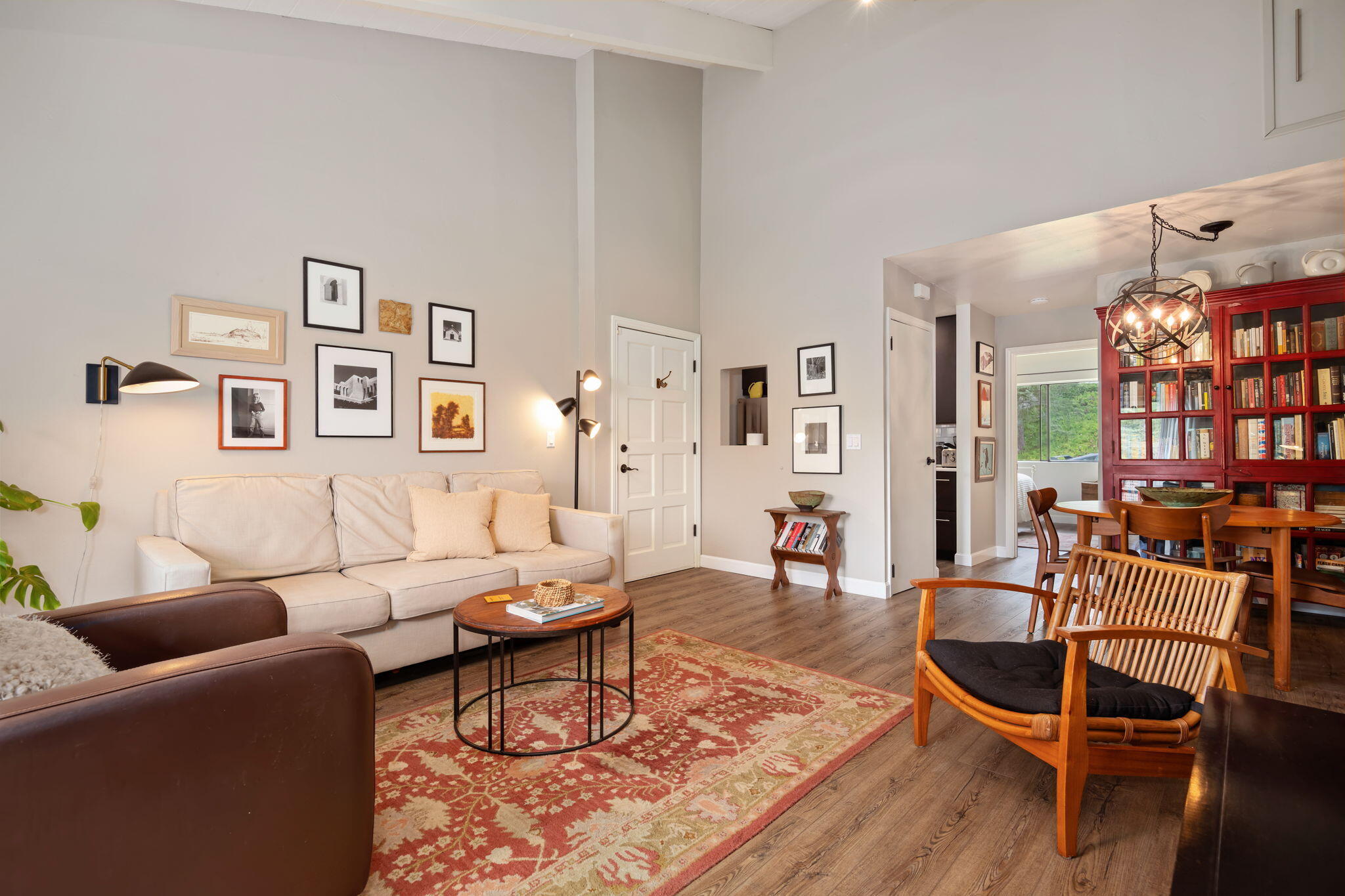 965 Miramonte Drive, 6