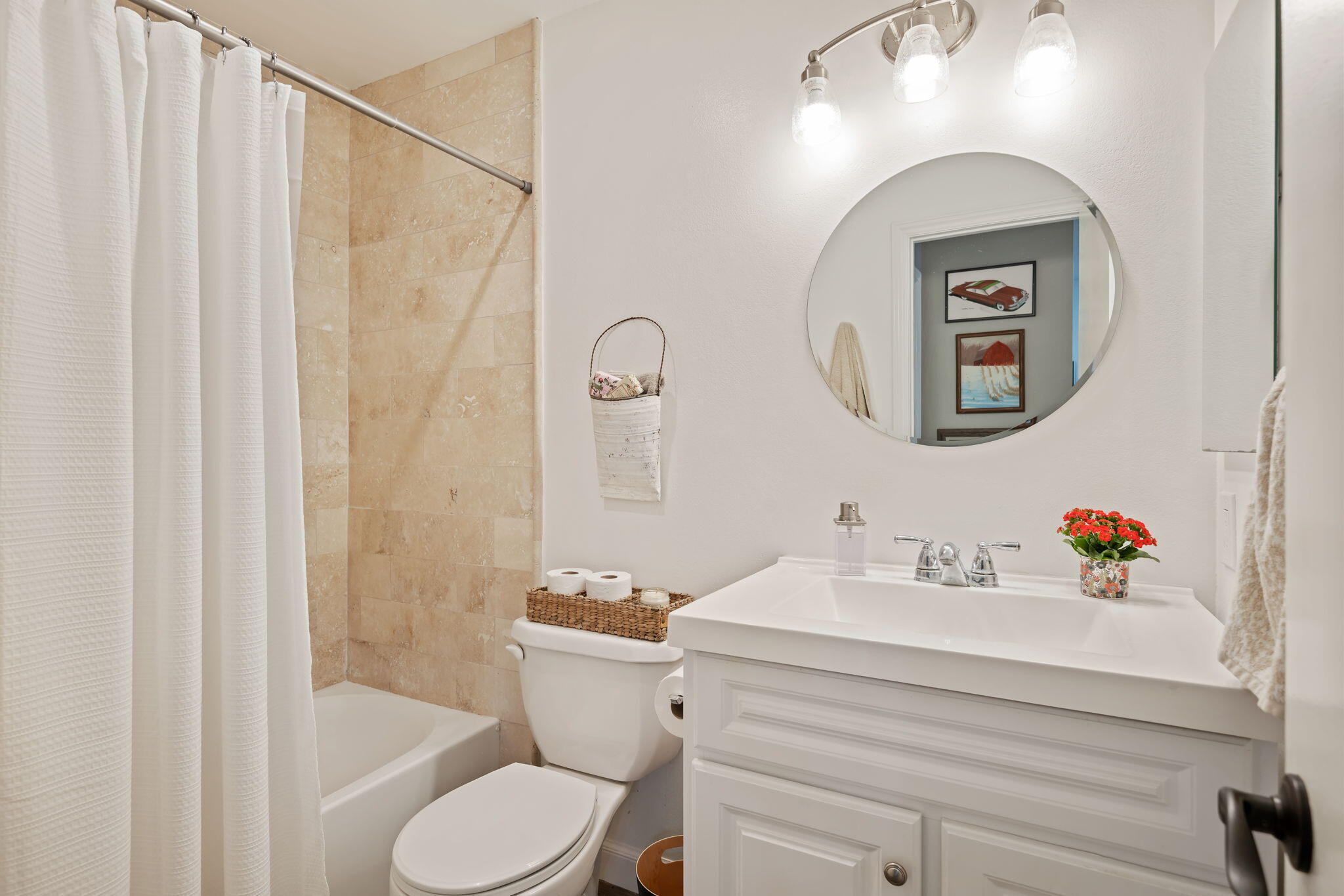 965 Miramonte Drive, 6