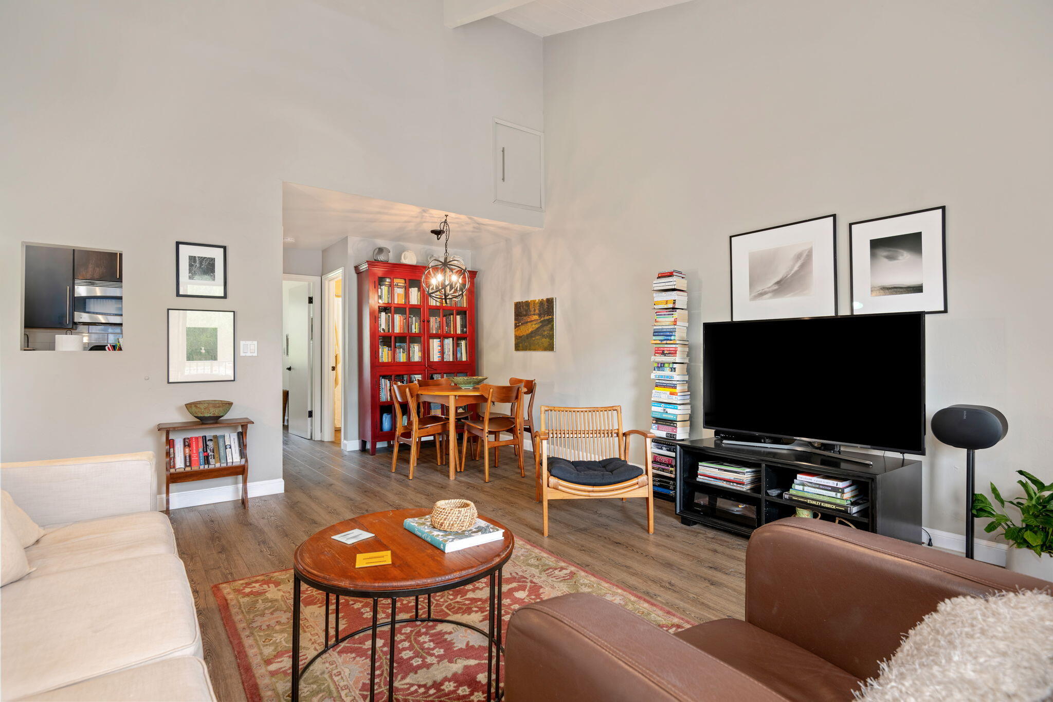 965 Miramonte Drive, 6