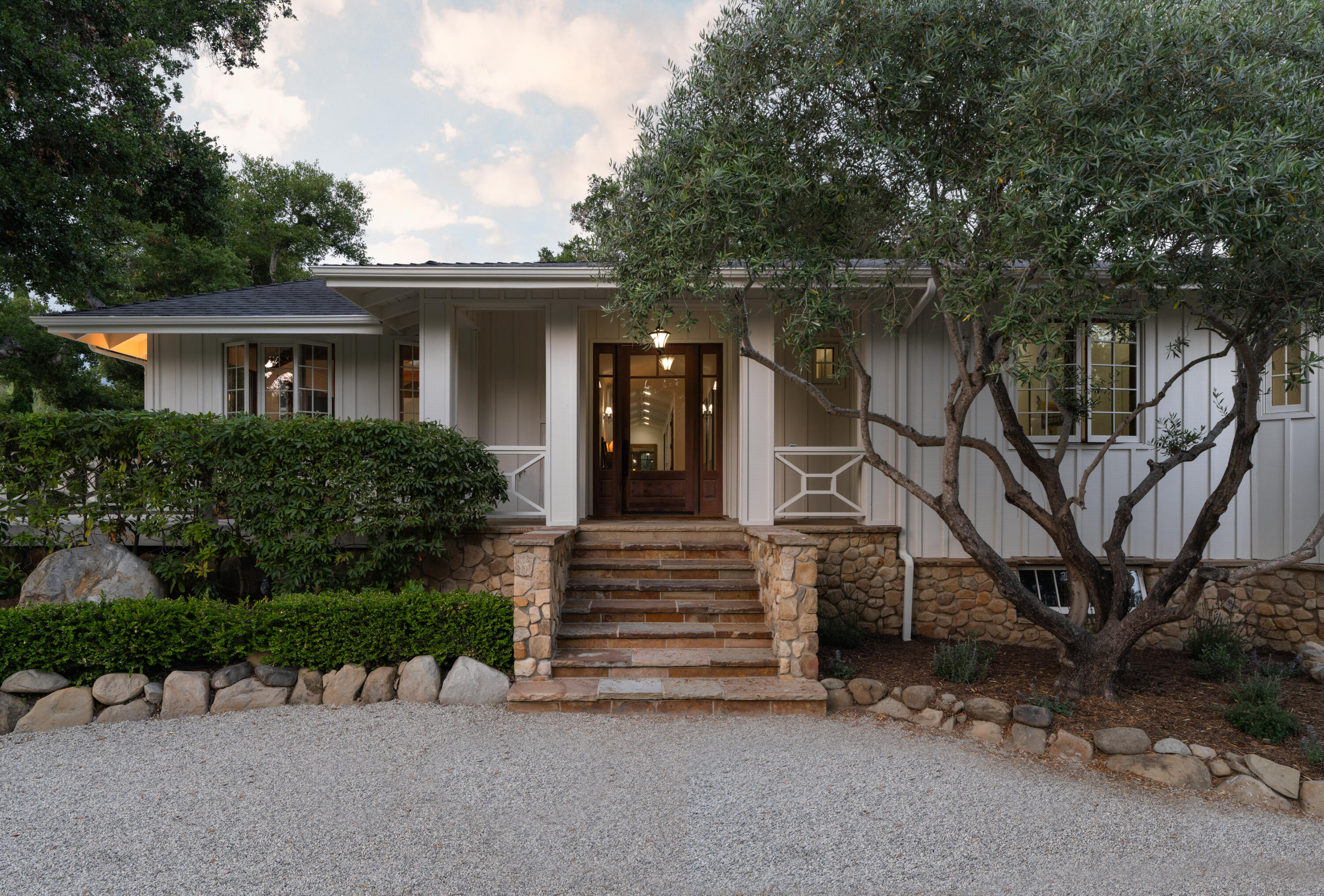 690 San Ysidro Road