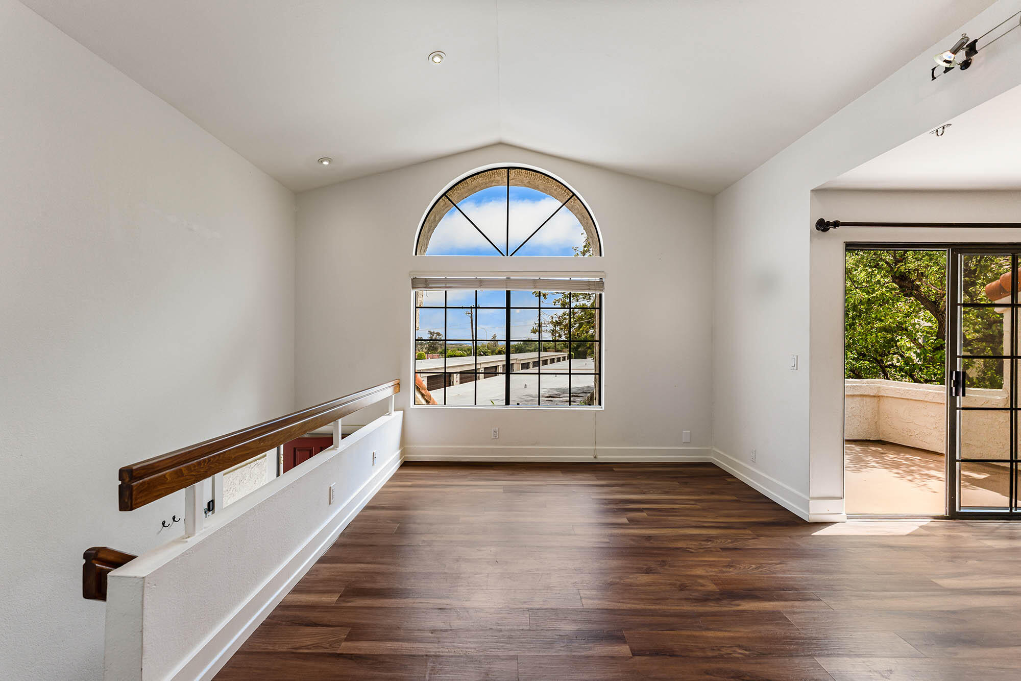 1240 Franciscan Court, 6