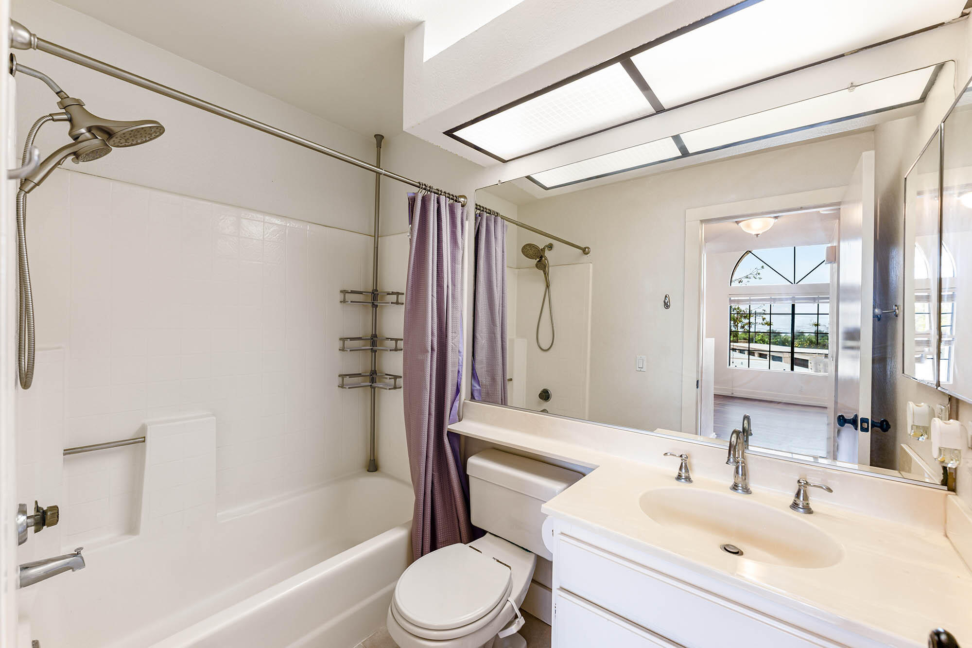 1240 Franciscan Court, 6