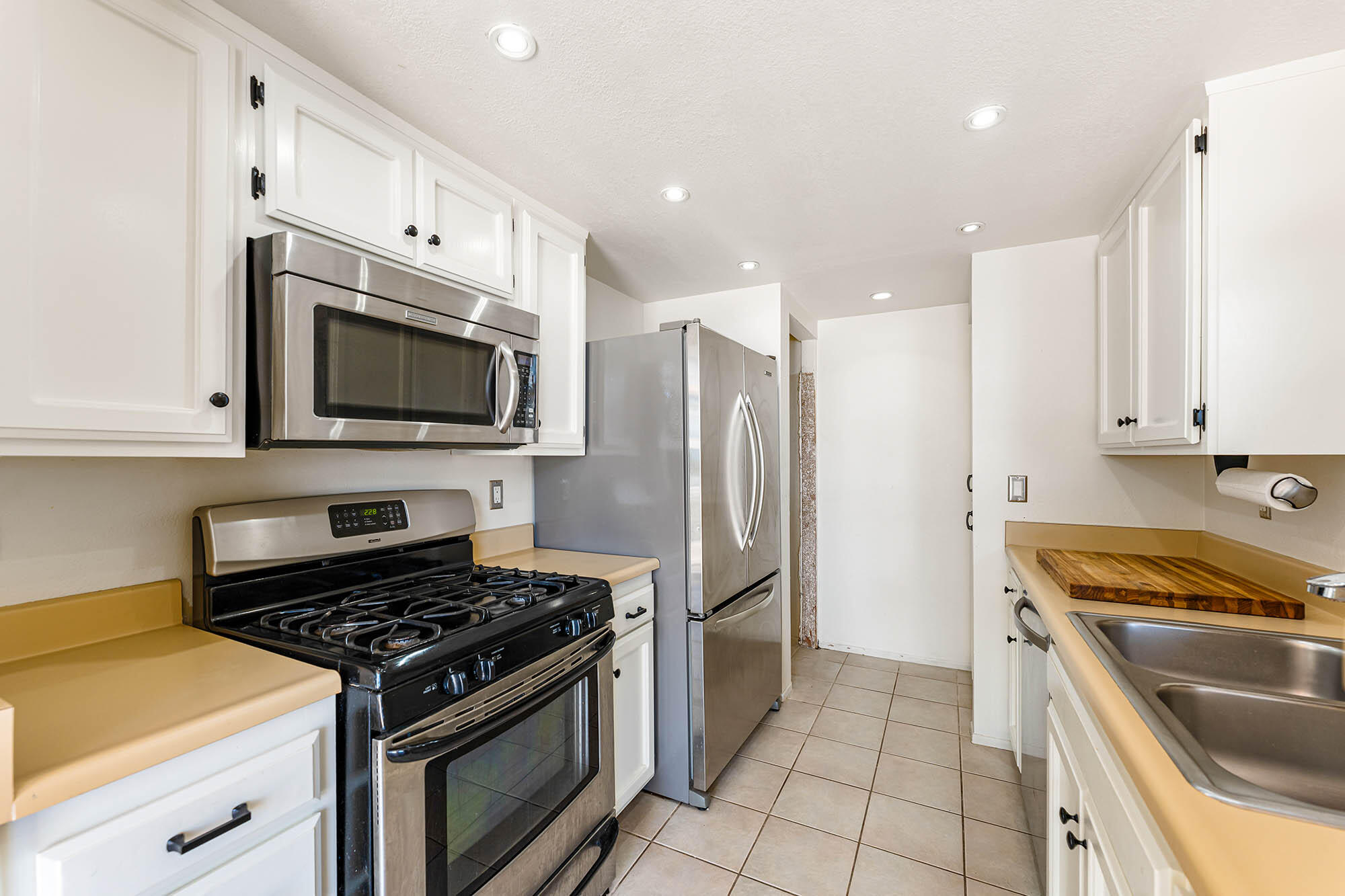 1240 Franciscan Court, 6