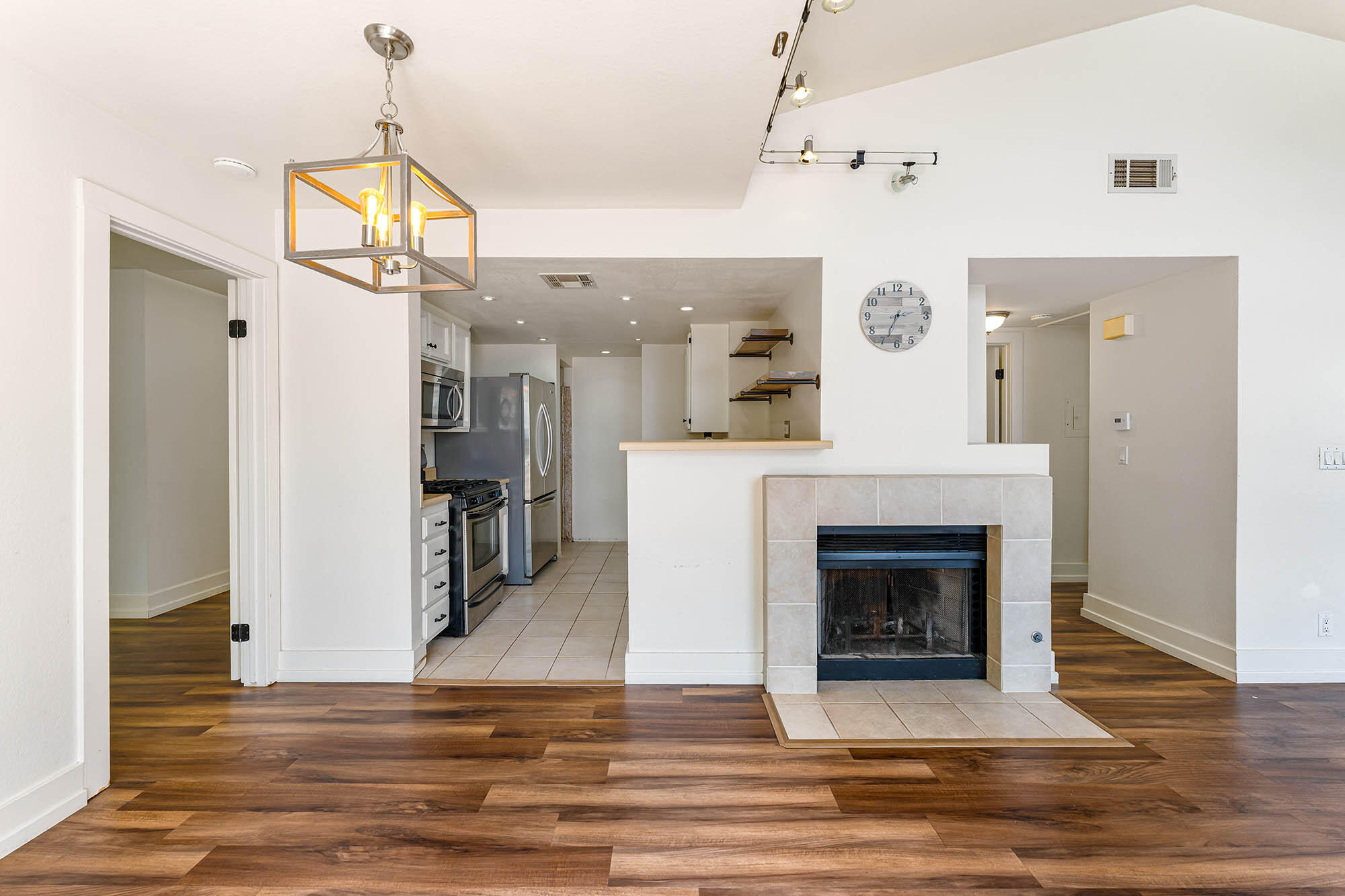 1240 Franciscan Court, 6