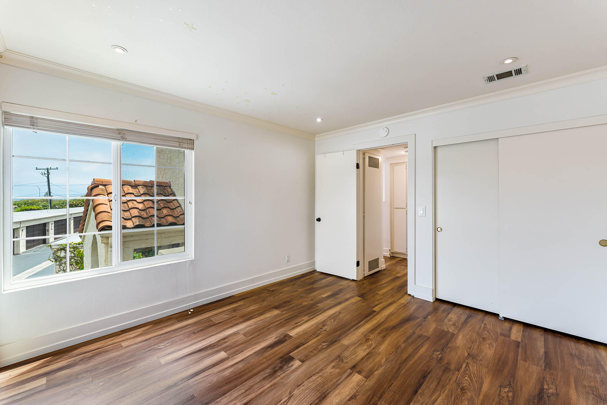 1240 Franciscan Court, 6