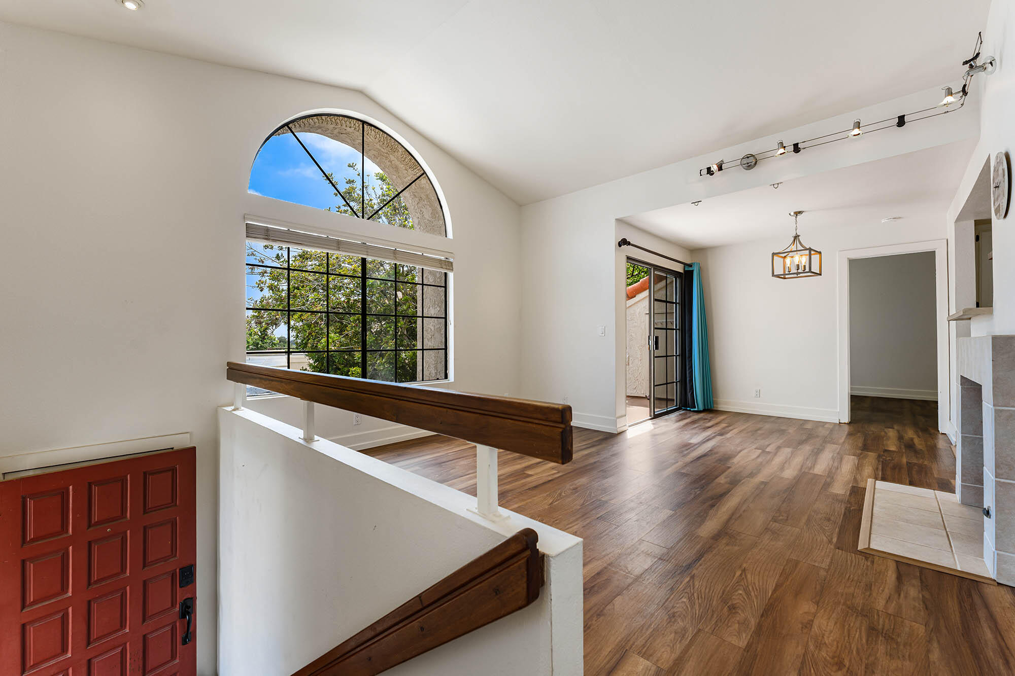 1240 Franciscan Court, 6