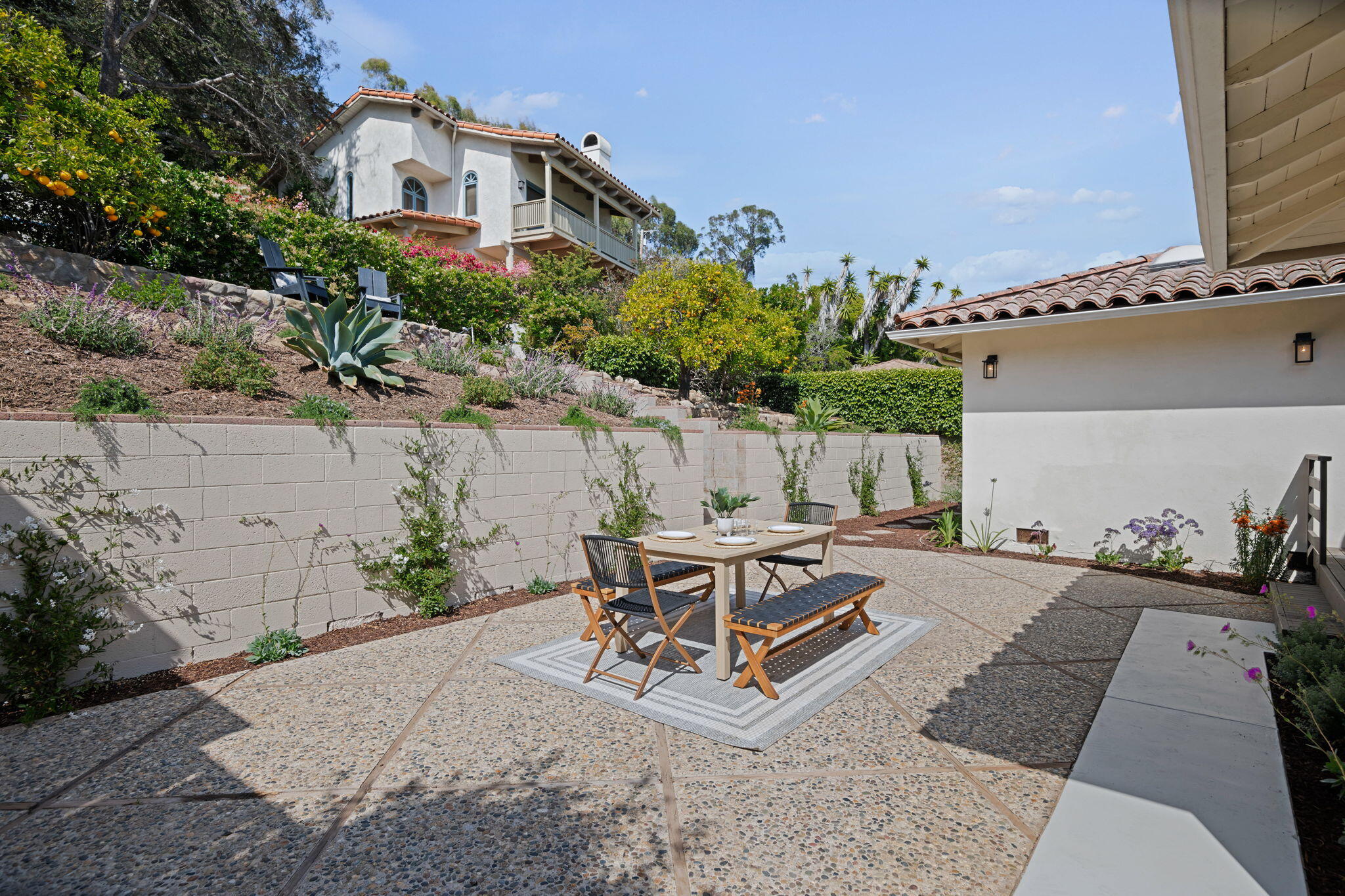 1536 Eucalyptus Hill Road