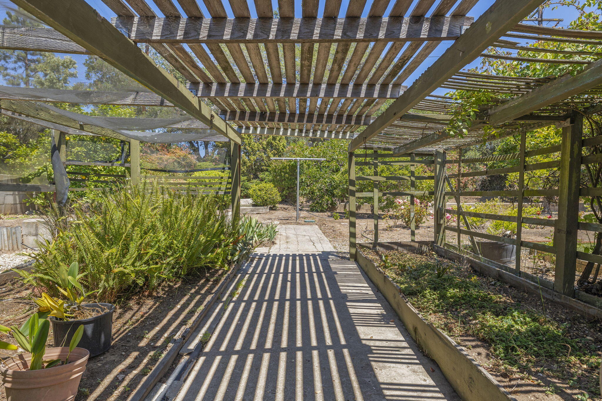 302 Arroyo Road