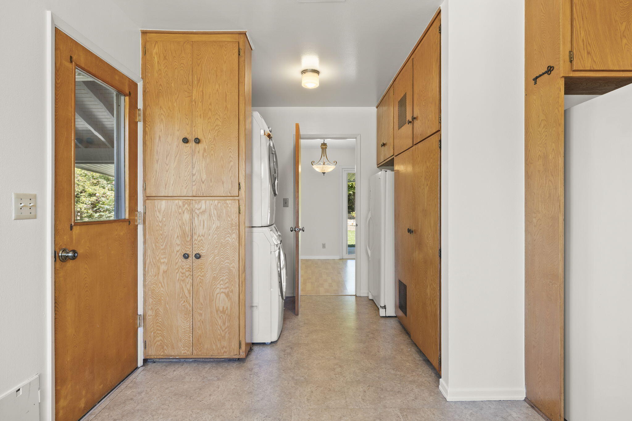 302 Arroyo Road