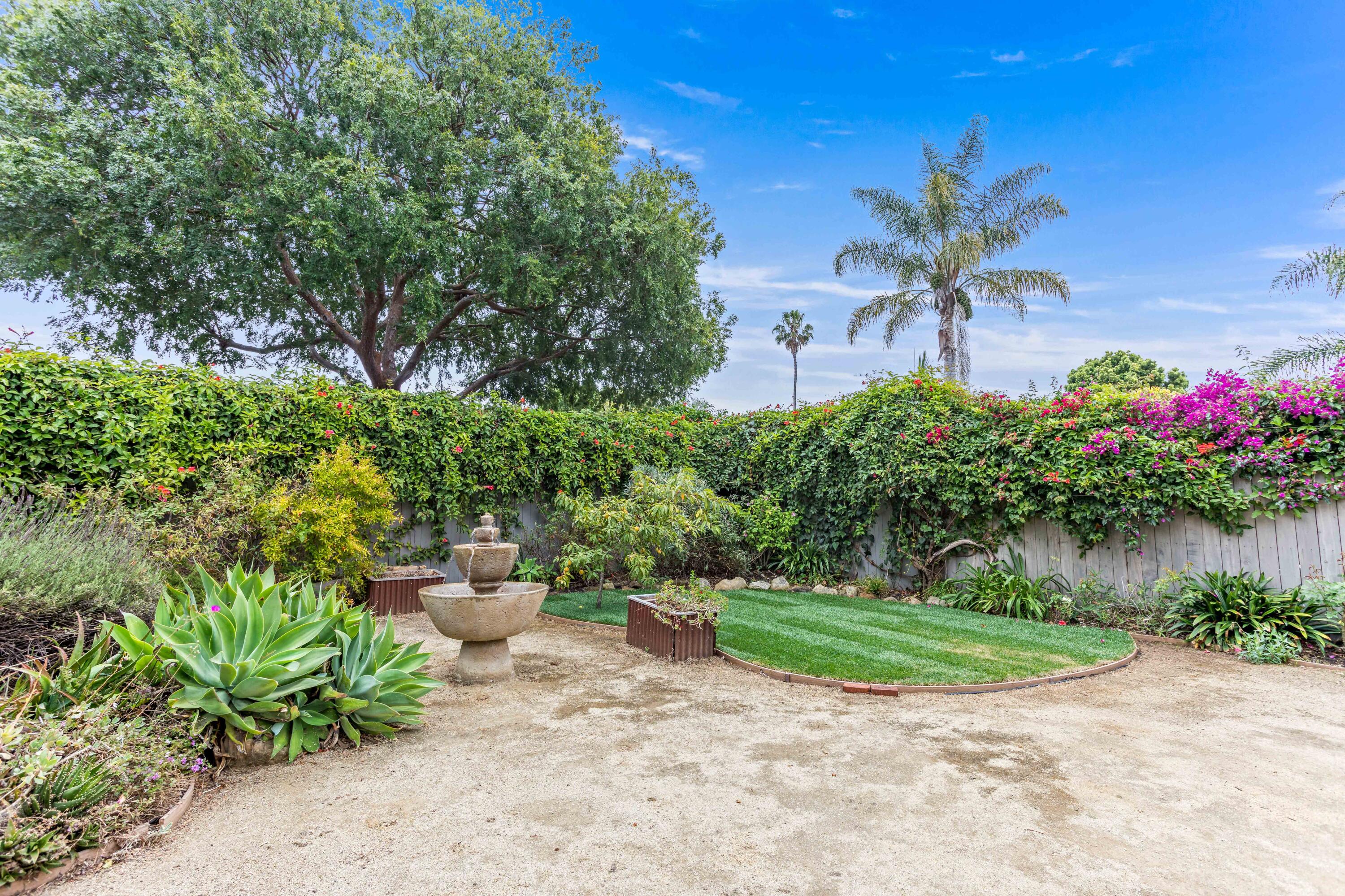 809 W Pedregosa Street