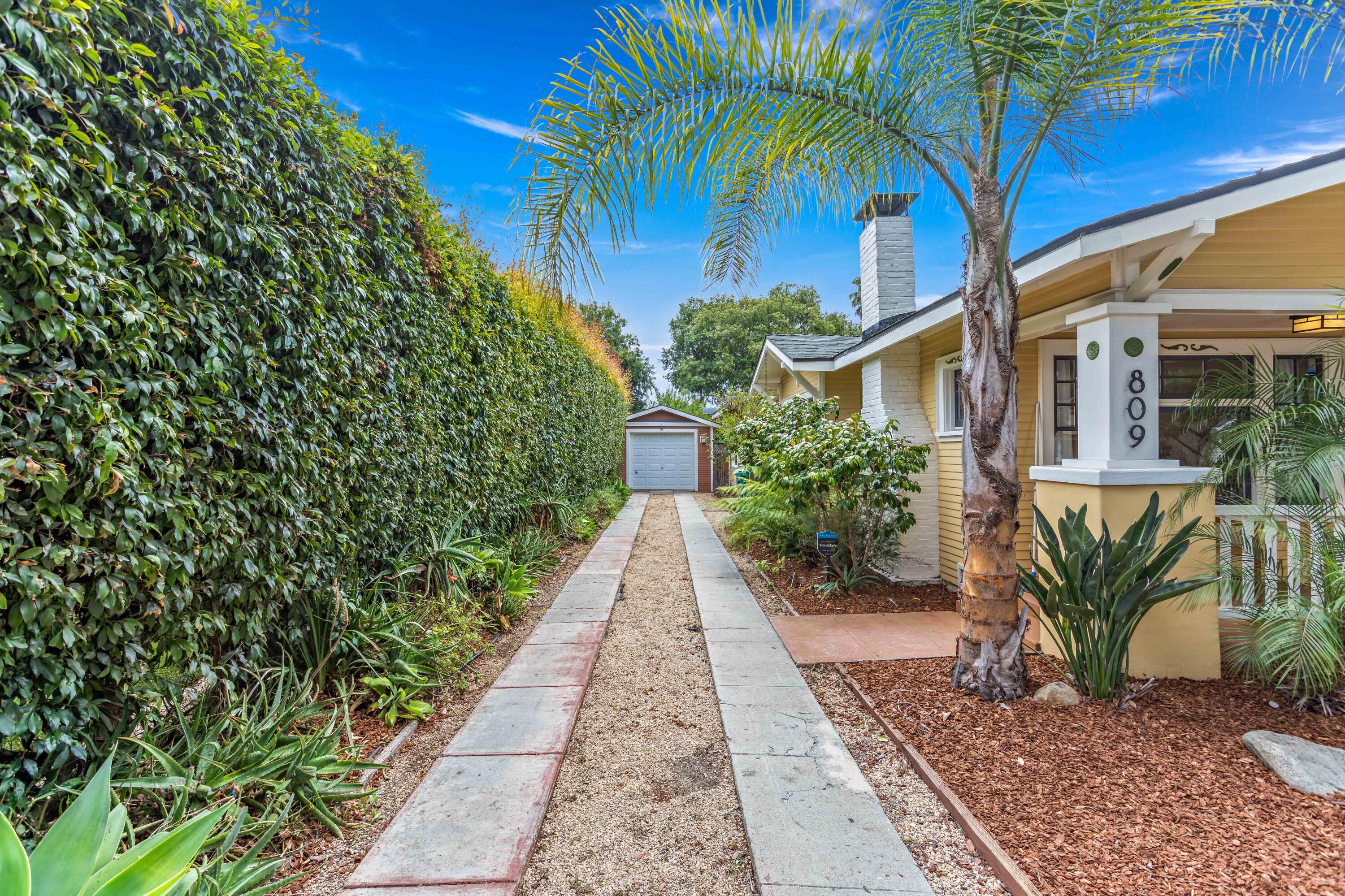 809 W Pedregosa Street