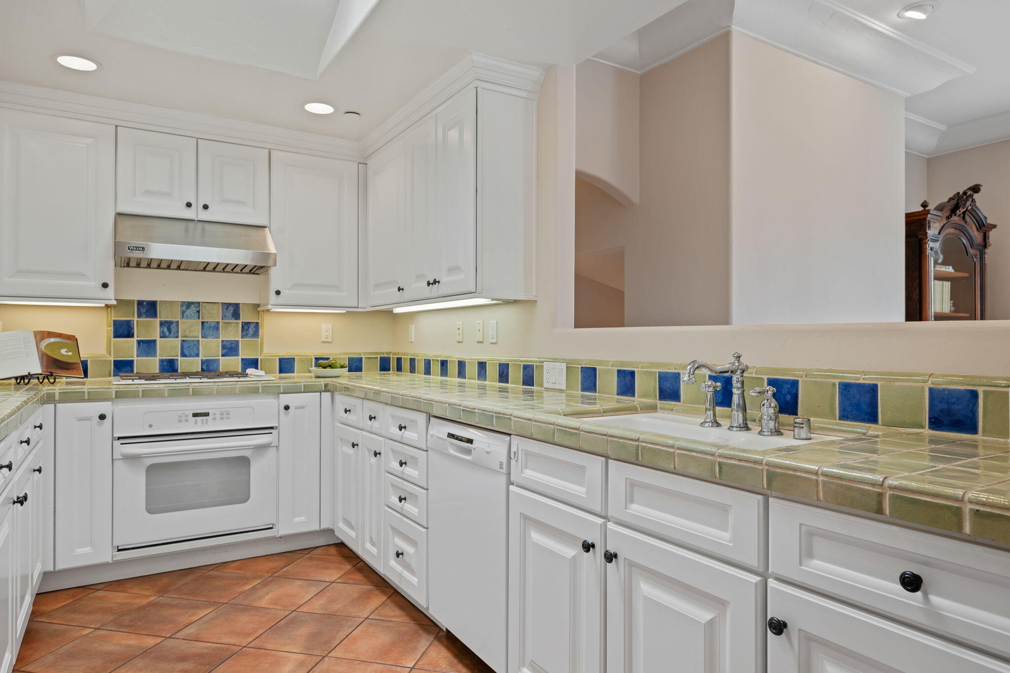 208 Santa Barbara Street Unit: A