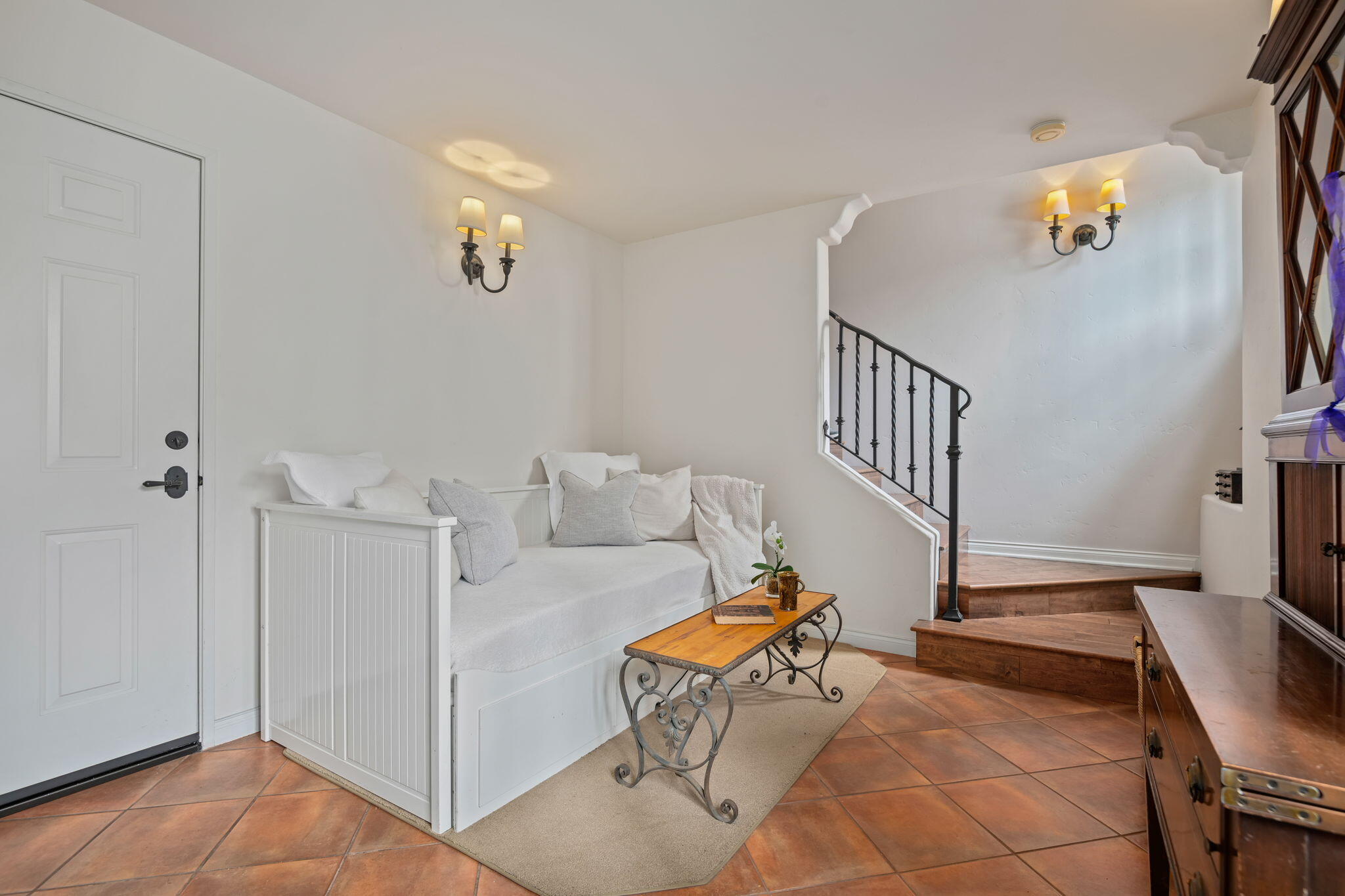 208 Santa Barbara Street Unit: A