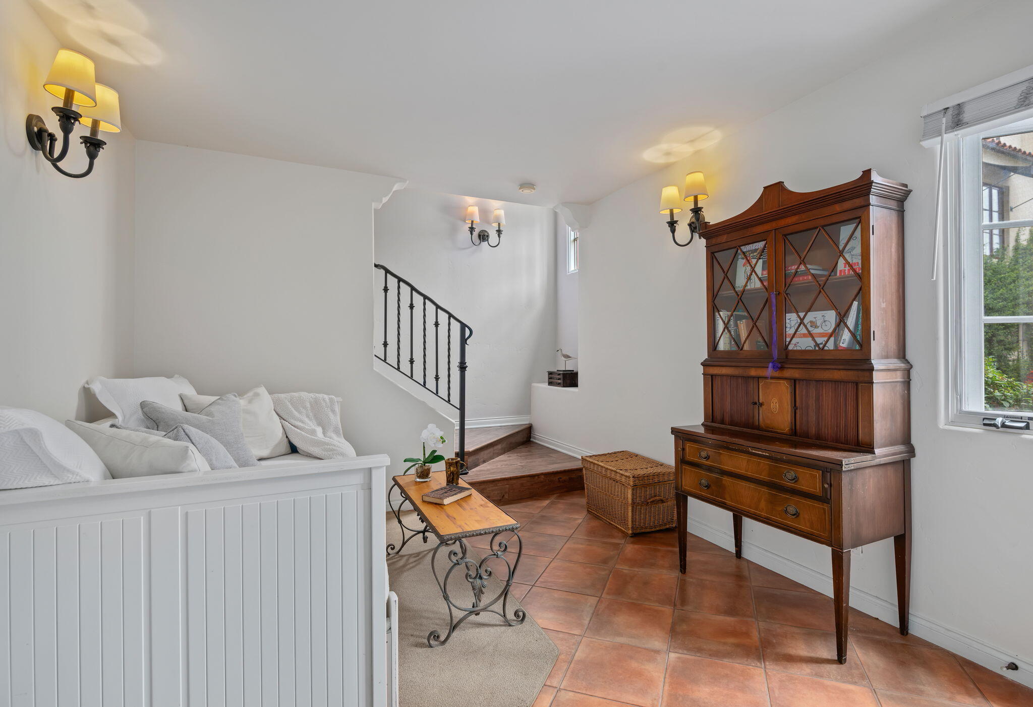 208 Santa Barbara Street Unit: A