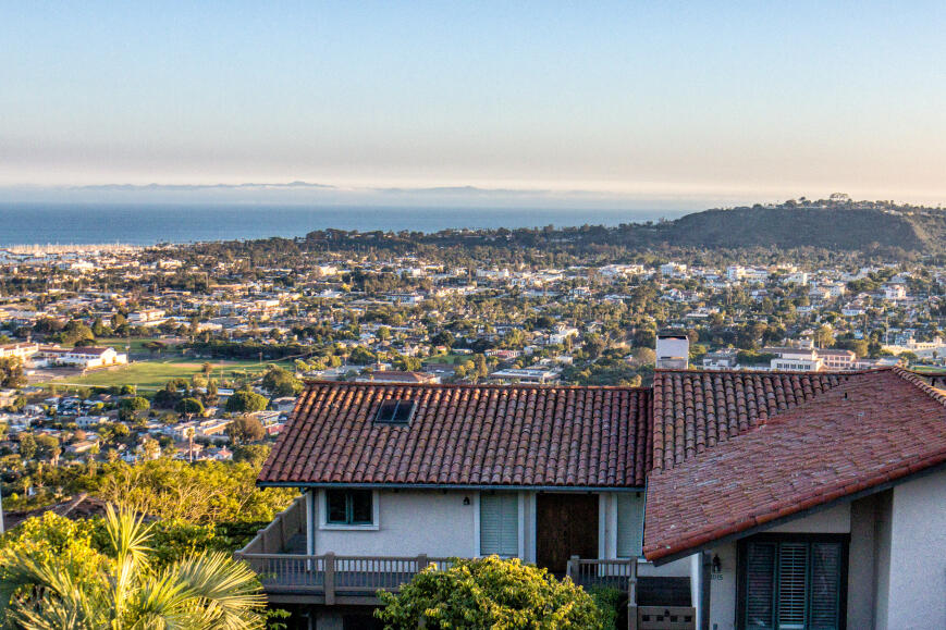 1018 Roble Lane