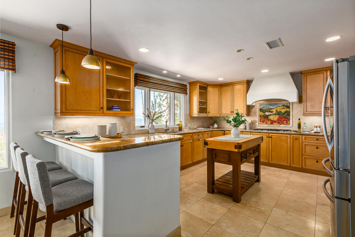 1018 Roble Lane