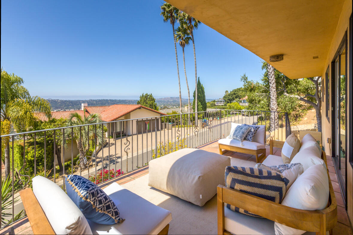 1018 Roble Lane