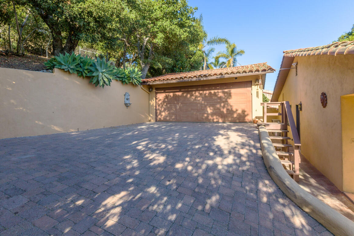 1018 Roble Lane