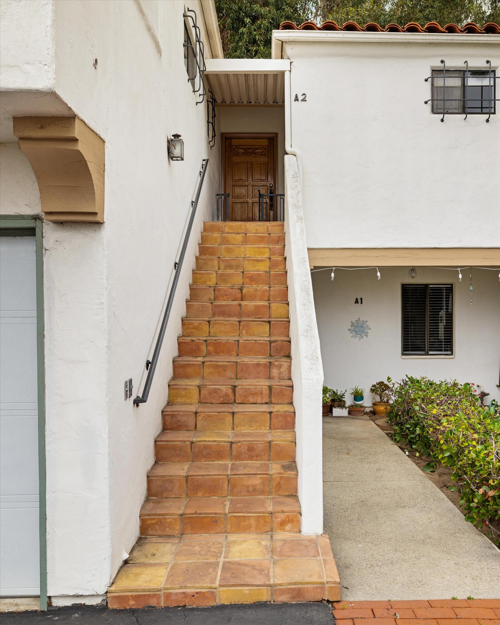 521 E Anapamu Street A2