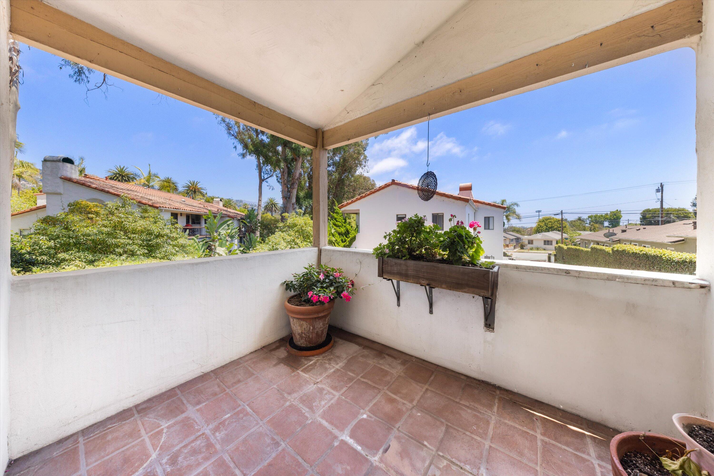 521 E Anapamu Street A2