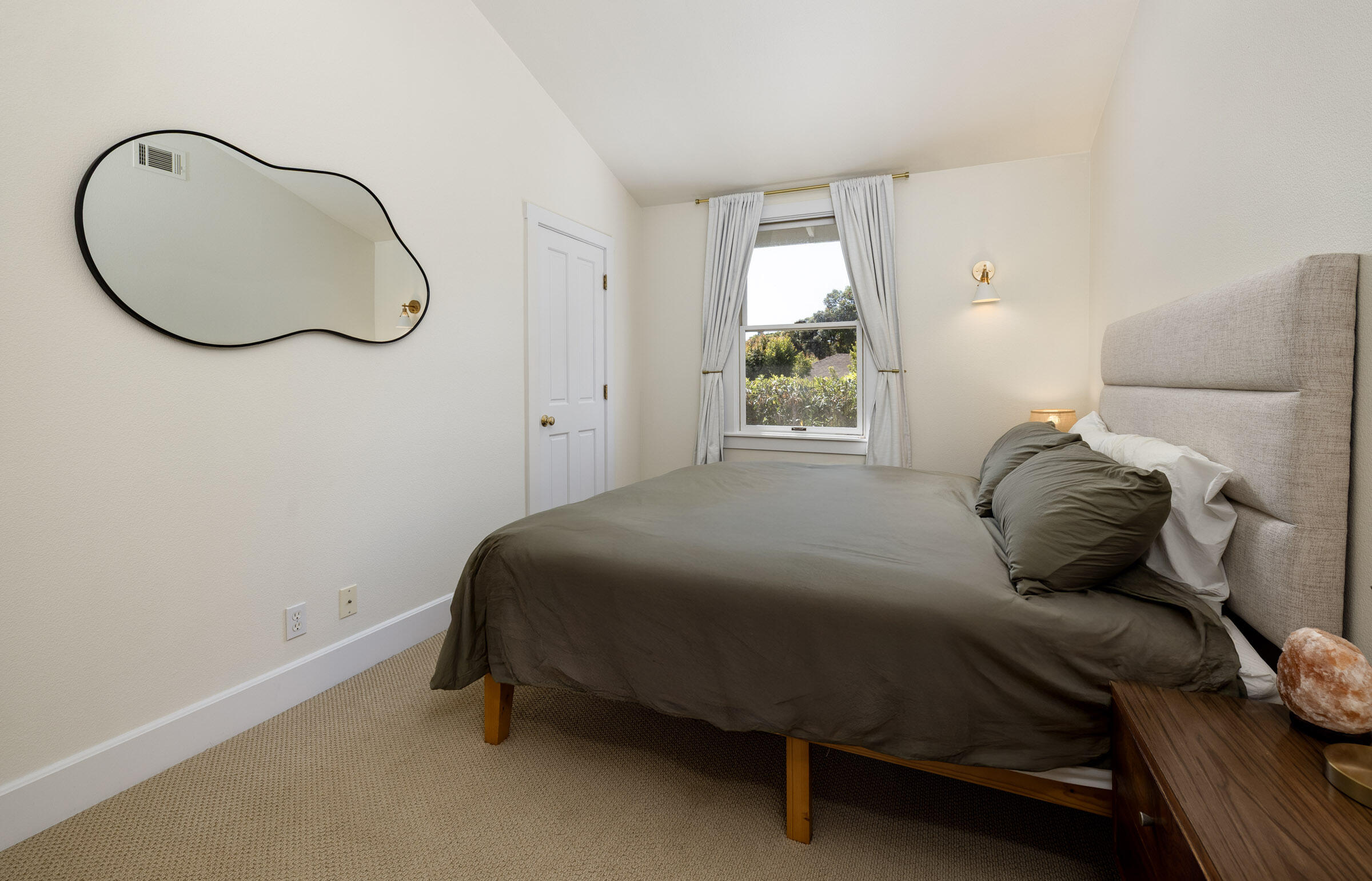 1819 San Andres Street, B