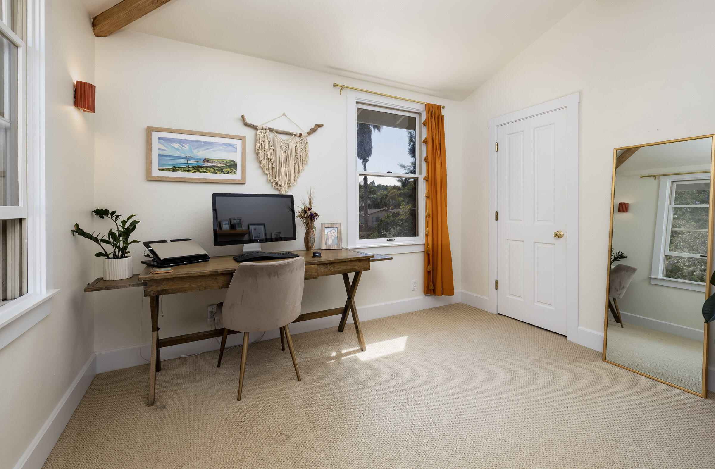 1819 San Andres Street, B