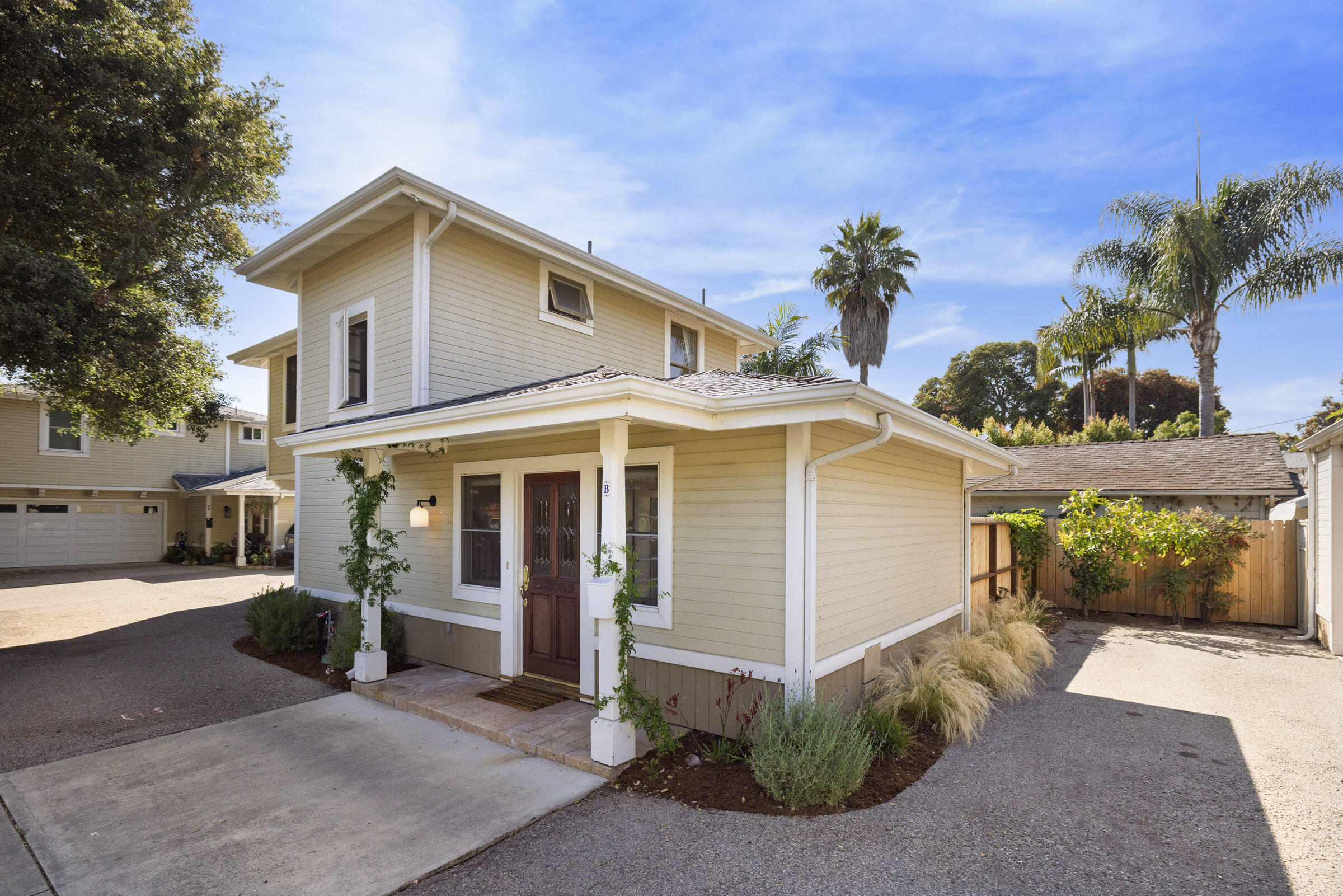 1819 San Andres Street, B