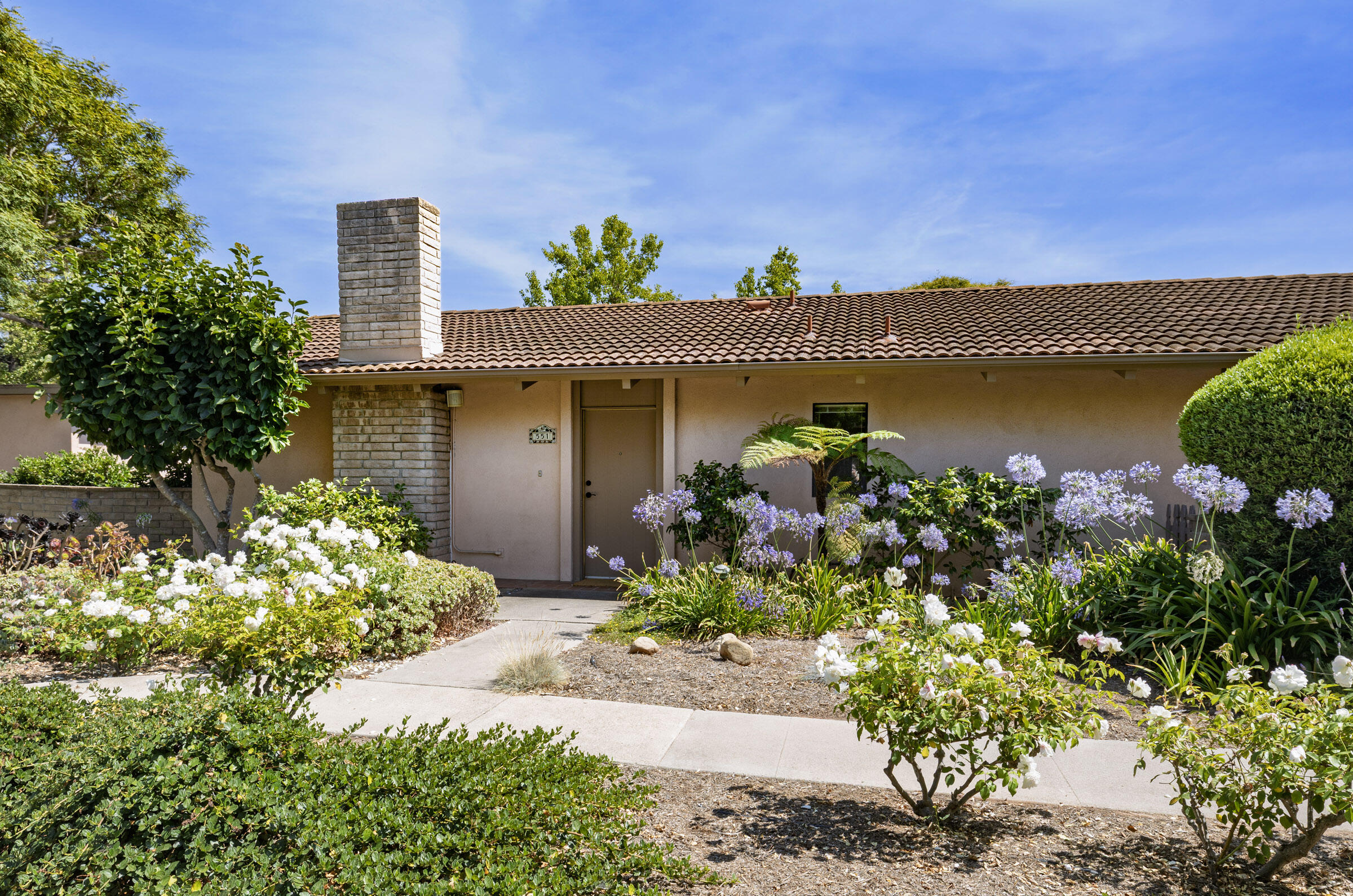 551 N La Cumbre Road