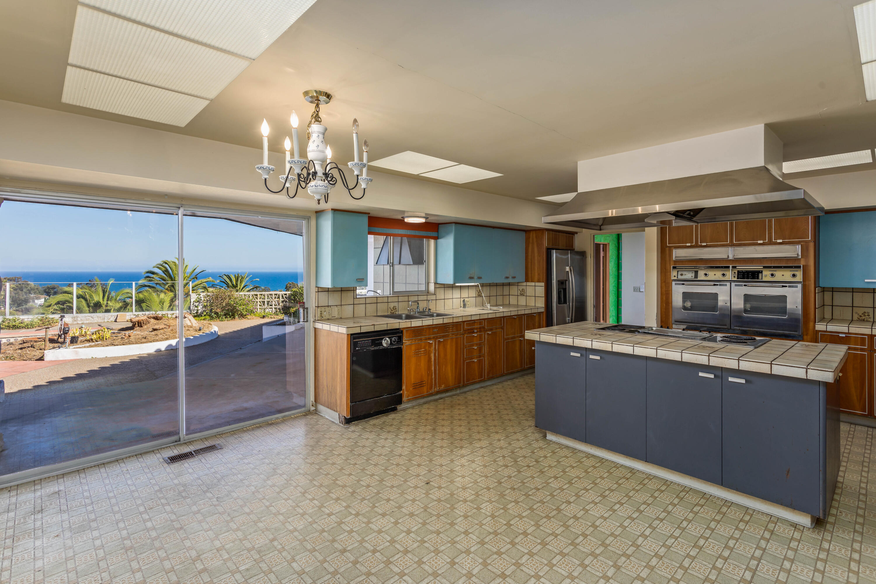 546 Miramonte Drive