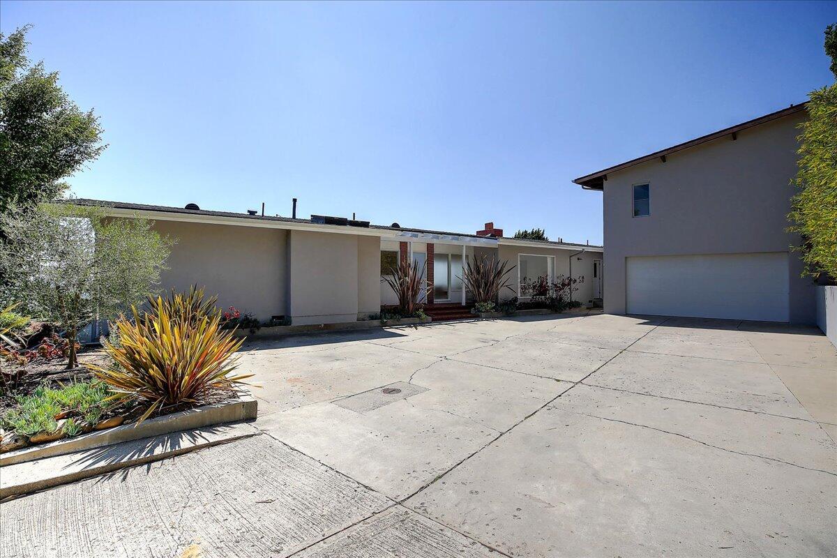 74 Chase Dr