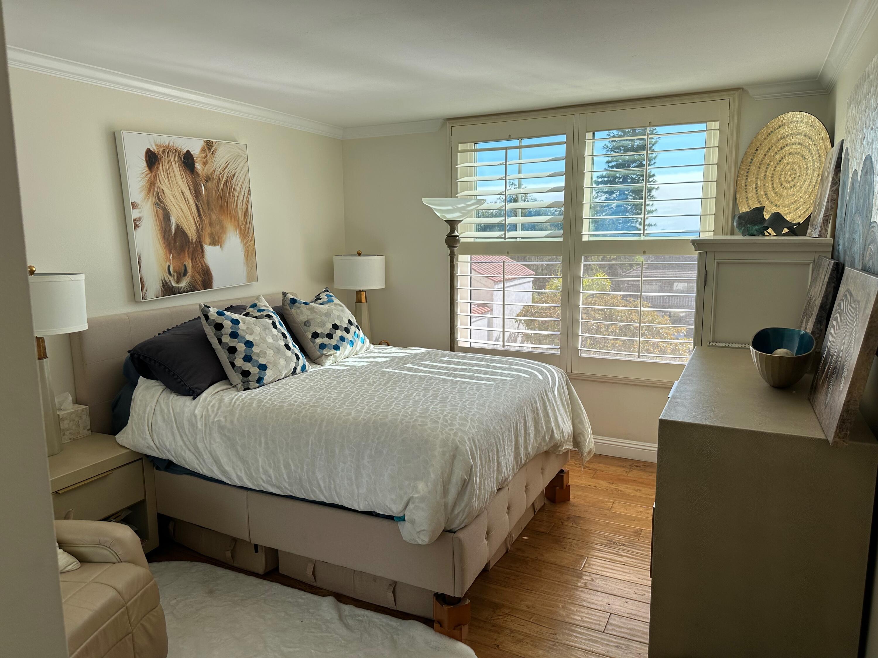 1220 Coast Village Road, 208