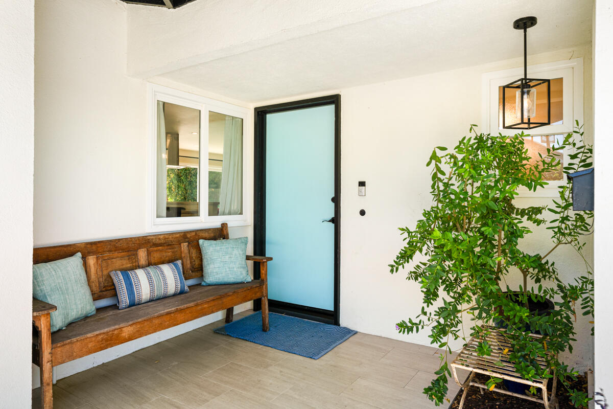 339 Via El Encantador