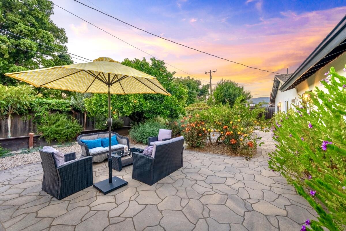 339 Via El Encantador