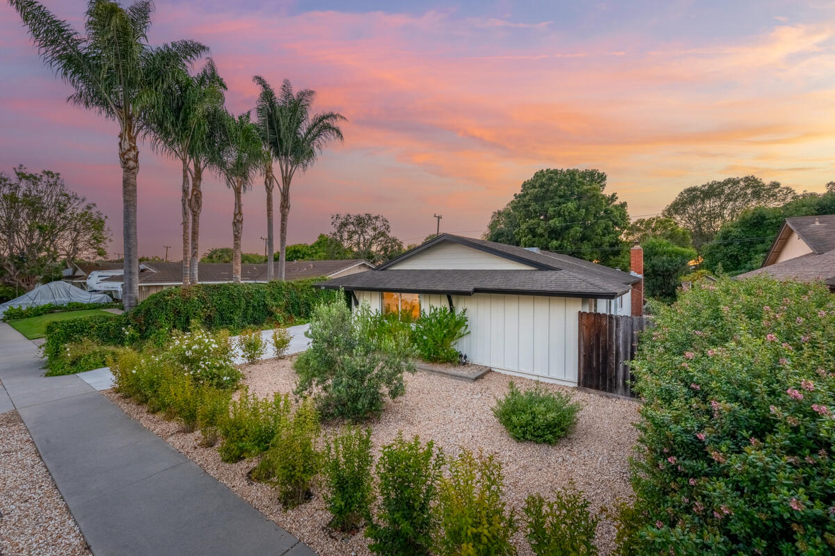 339 Via El Encantador