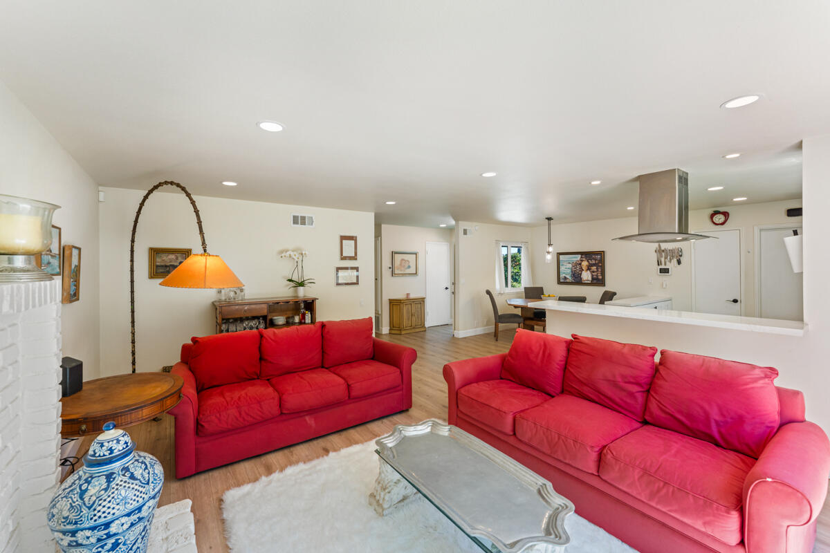 339 Via El Encantador