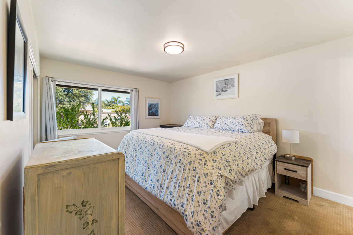 339 Via El Encantador