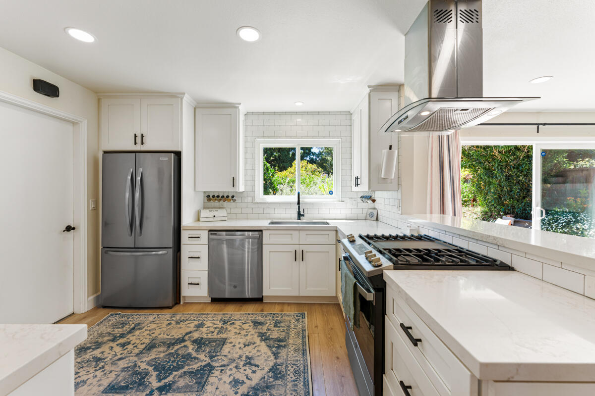 339 Via El Encantador