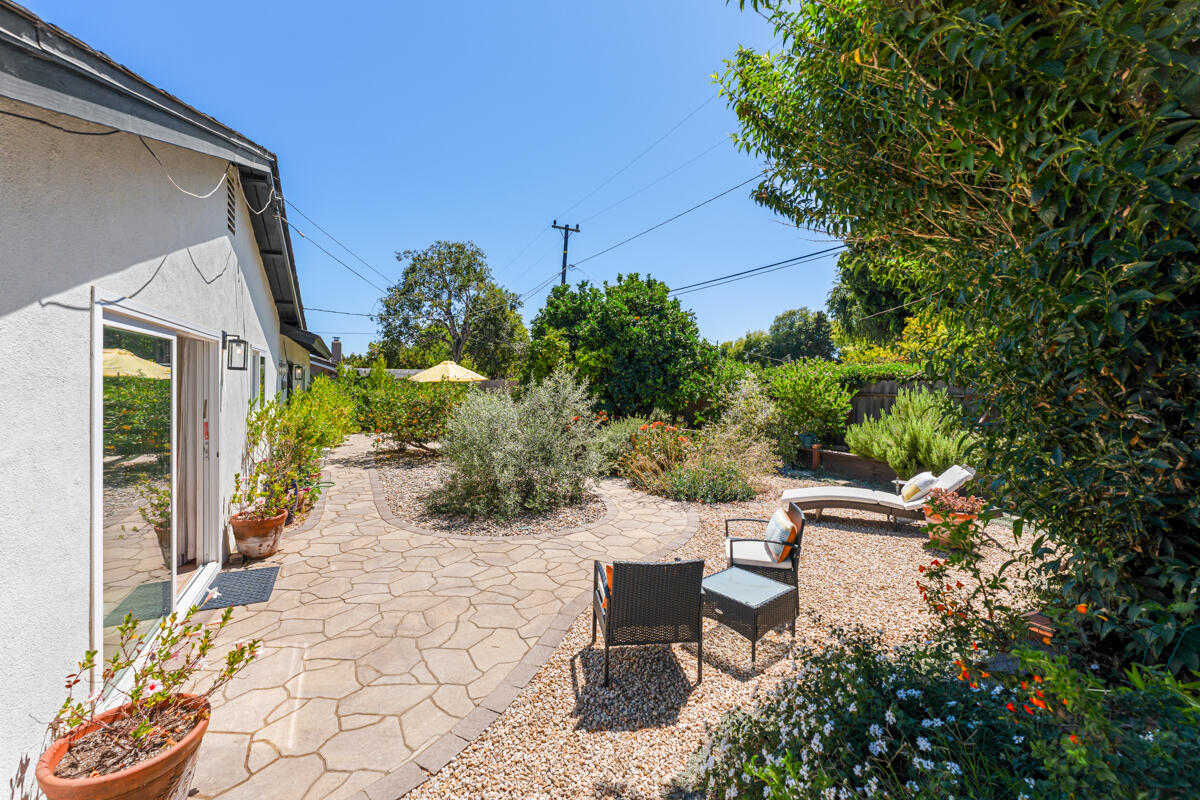 339 Via El Encantador