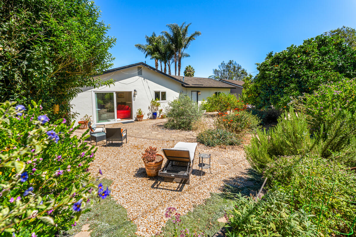 339 Via El Encantador