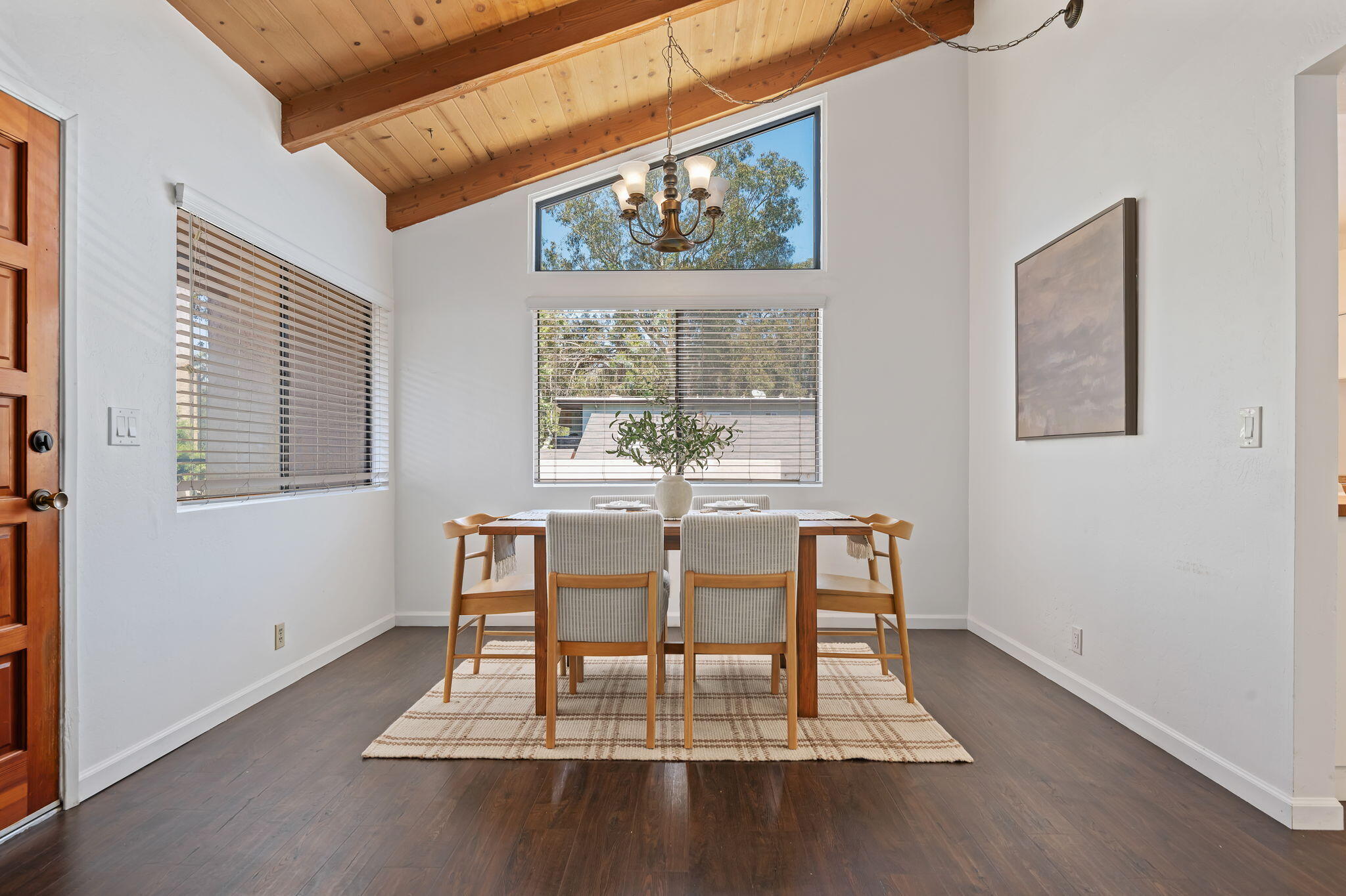 130 W Alamar Avenue, 4
