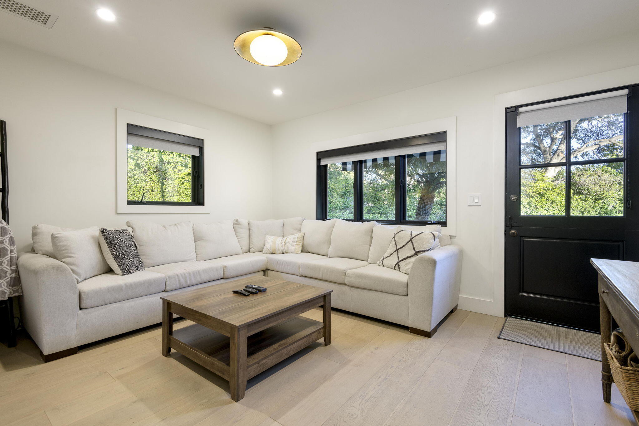 1383 School House Road