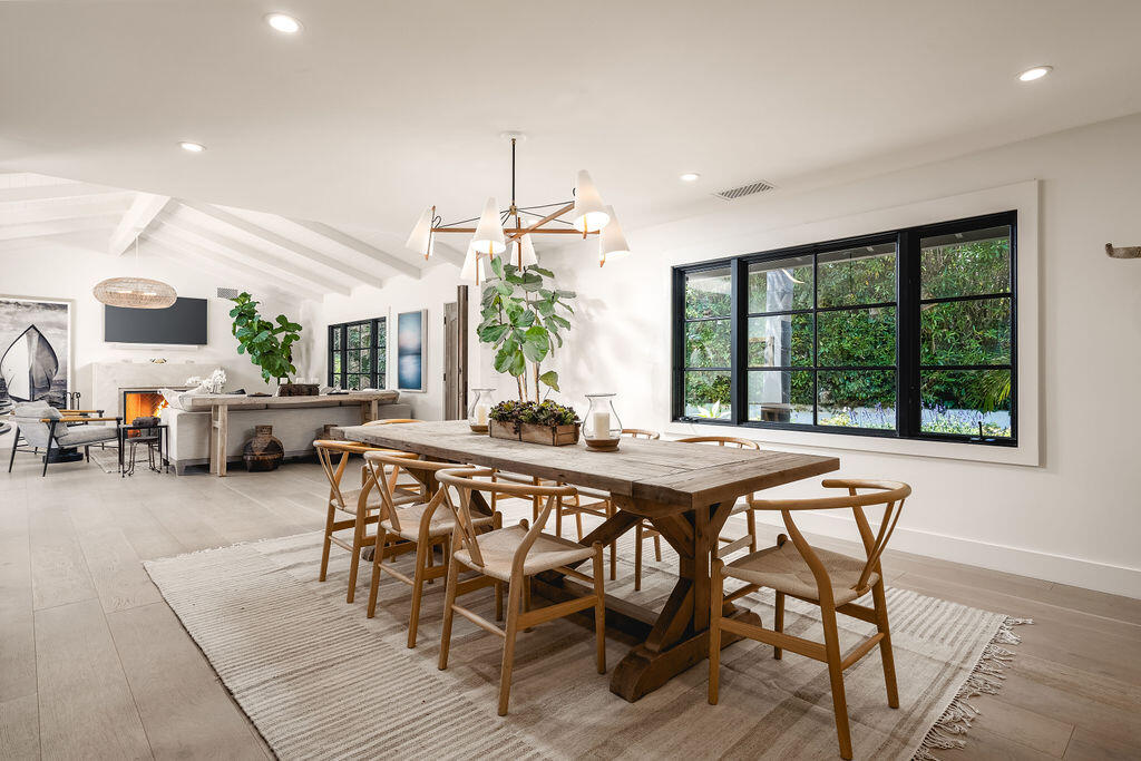 1383 School House Road