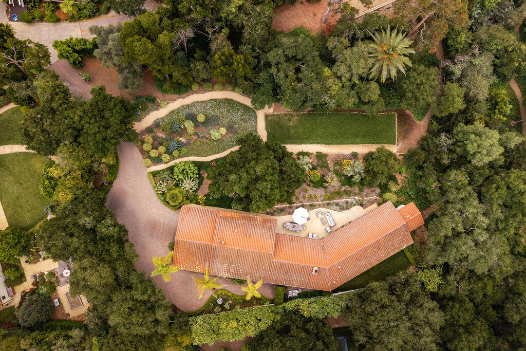 1383 School House Road